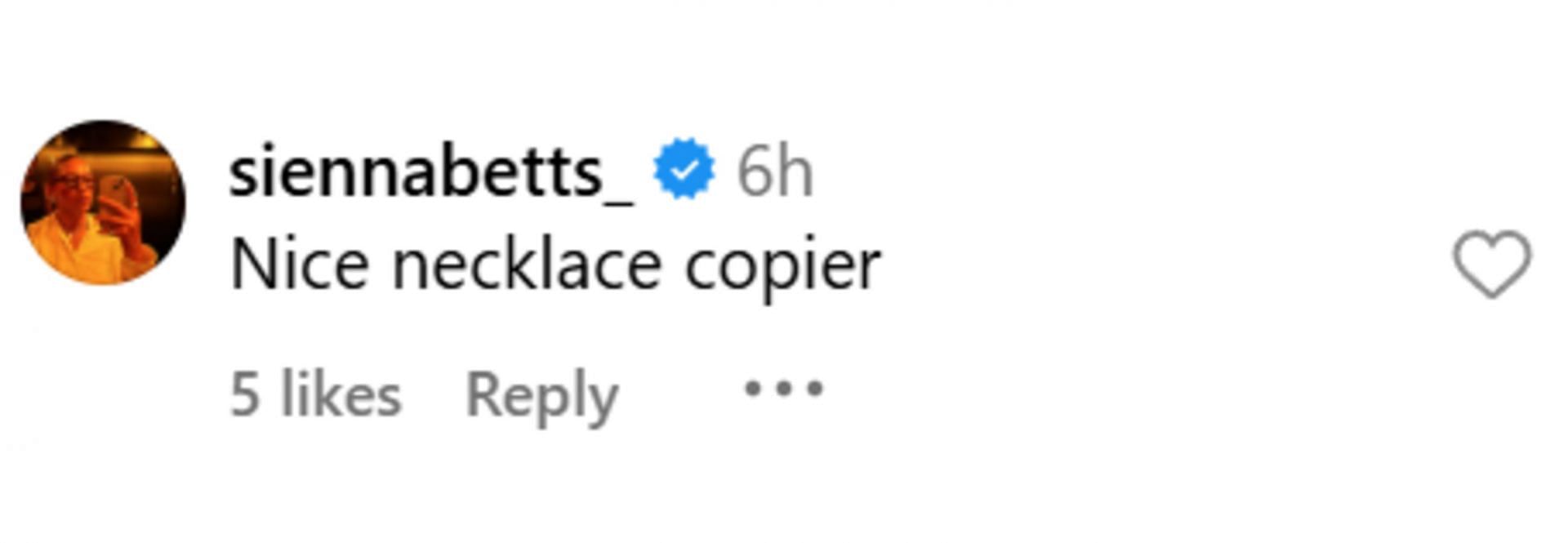 Sienna Betts playfully accuses sister Lauren of copying her necklace (source: IG/ laurenmariebetts)
